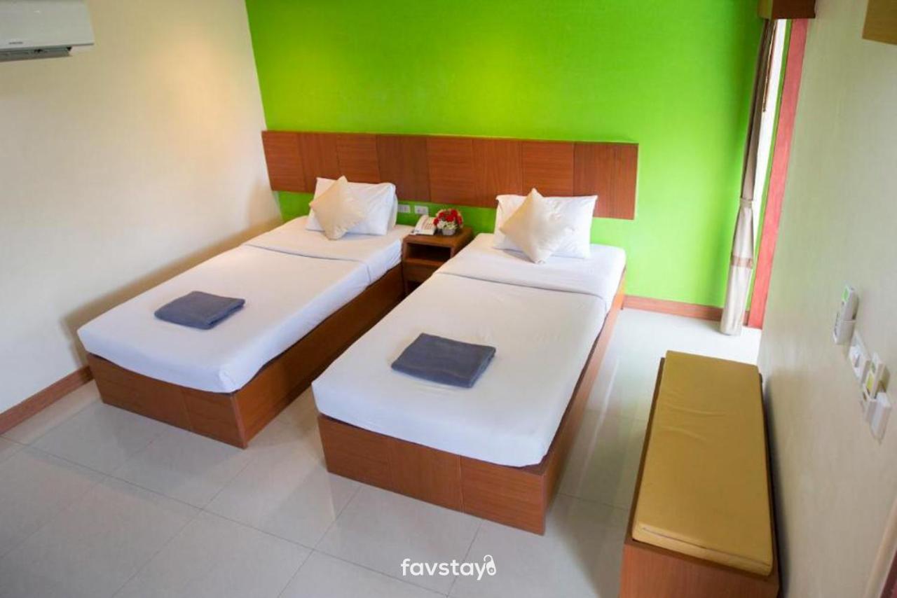 Twin Palms Suites And Residence Pattaya Extérieur photo