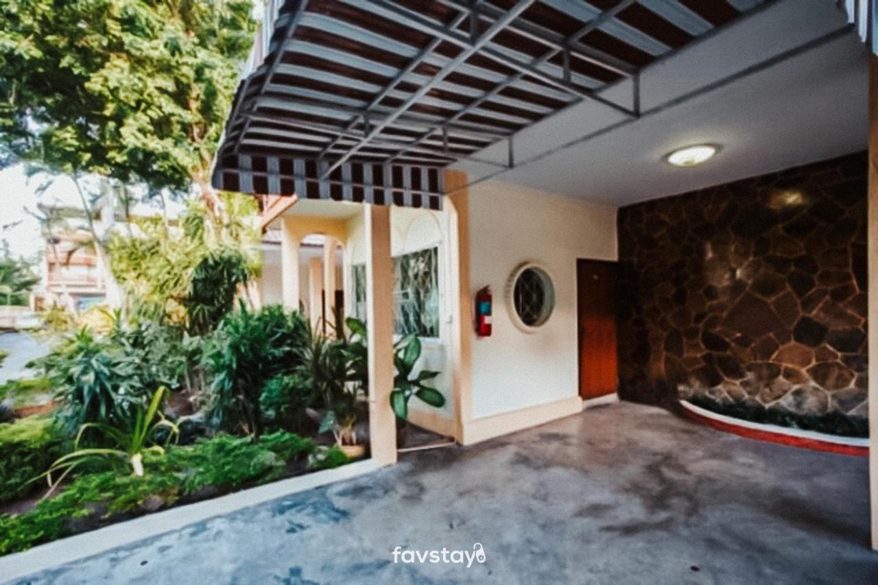 Twin Palms Suites And Residence Pattaya Extérieur photo