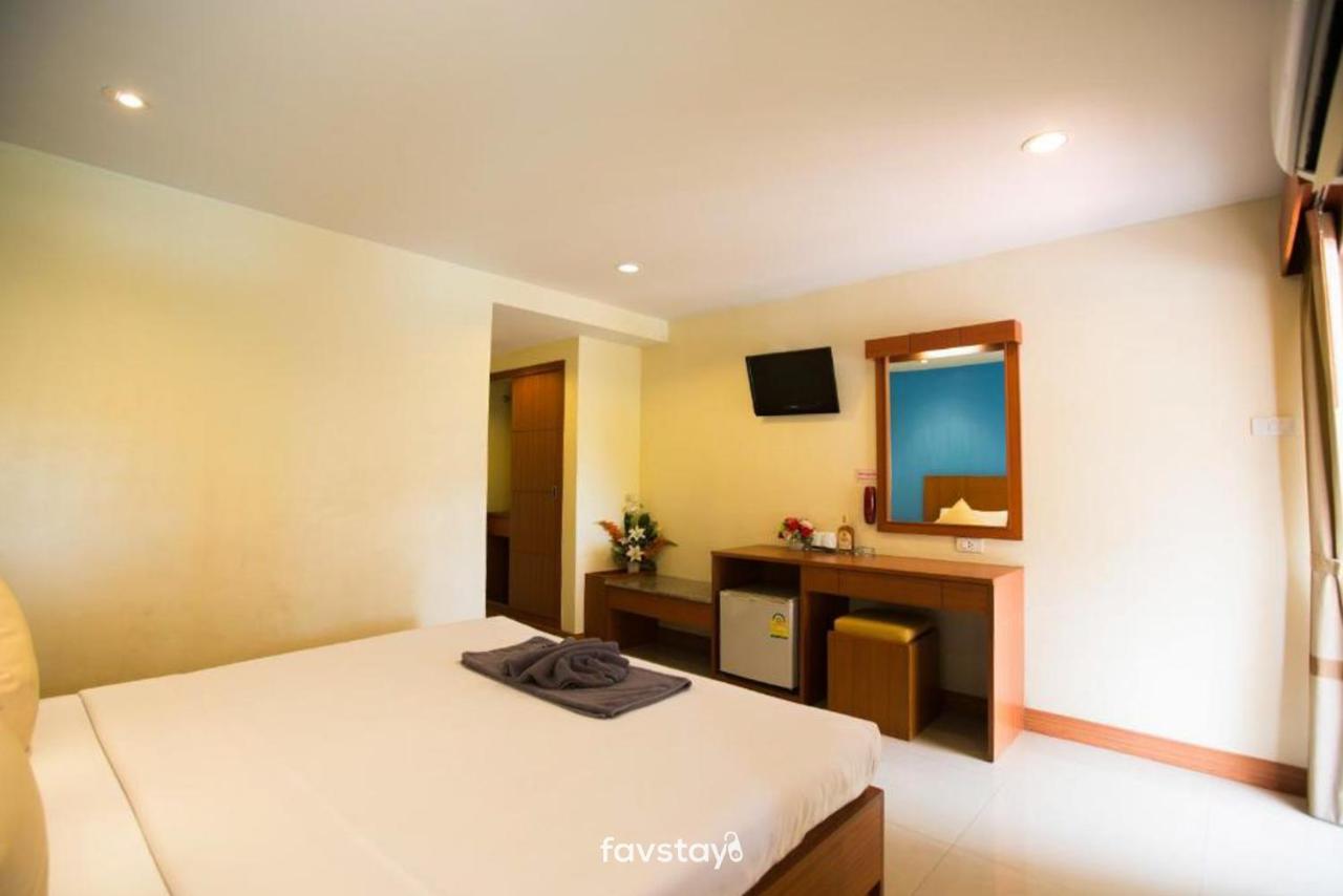 Twin Palms Suites And Residence Pattaya Extérieur photo