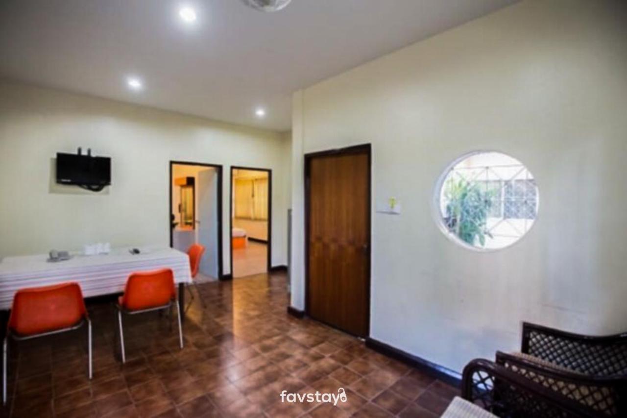 Twin Palms Suites And Residence Pattaya Extérieur photo