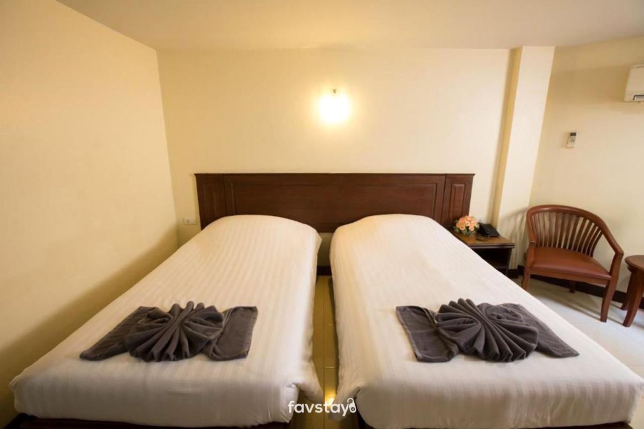 Twin Palms Suites And Residence Pattaya Extérieur photo