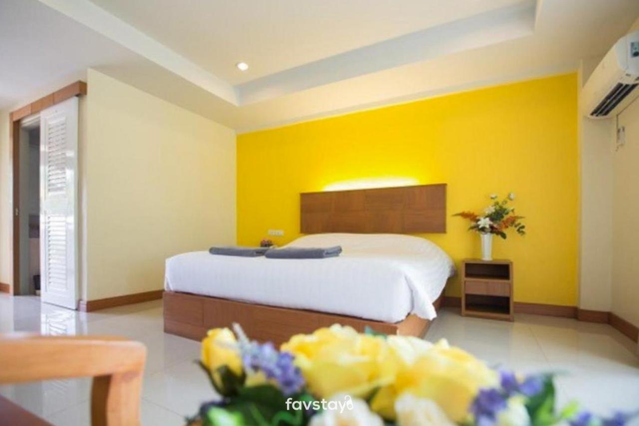 Twin Palms Suites And Residence Pattaya Extérieur photo